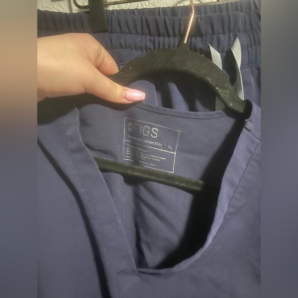 Figs navy blue two piece set - Picture 4 of 15